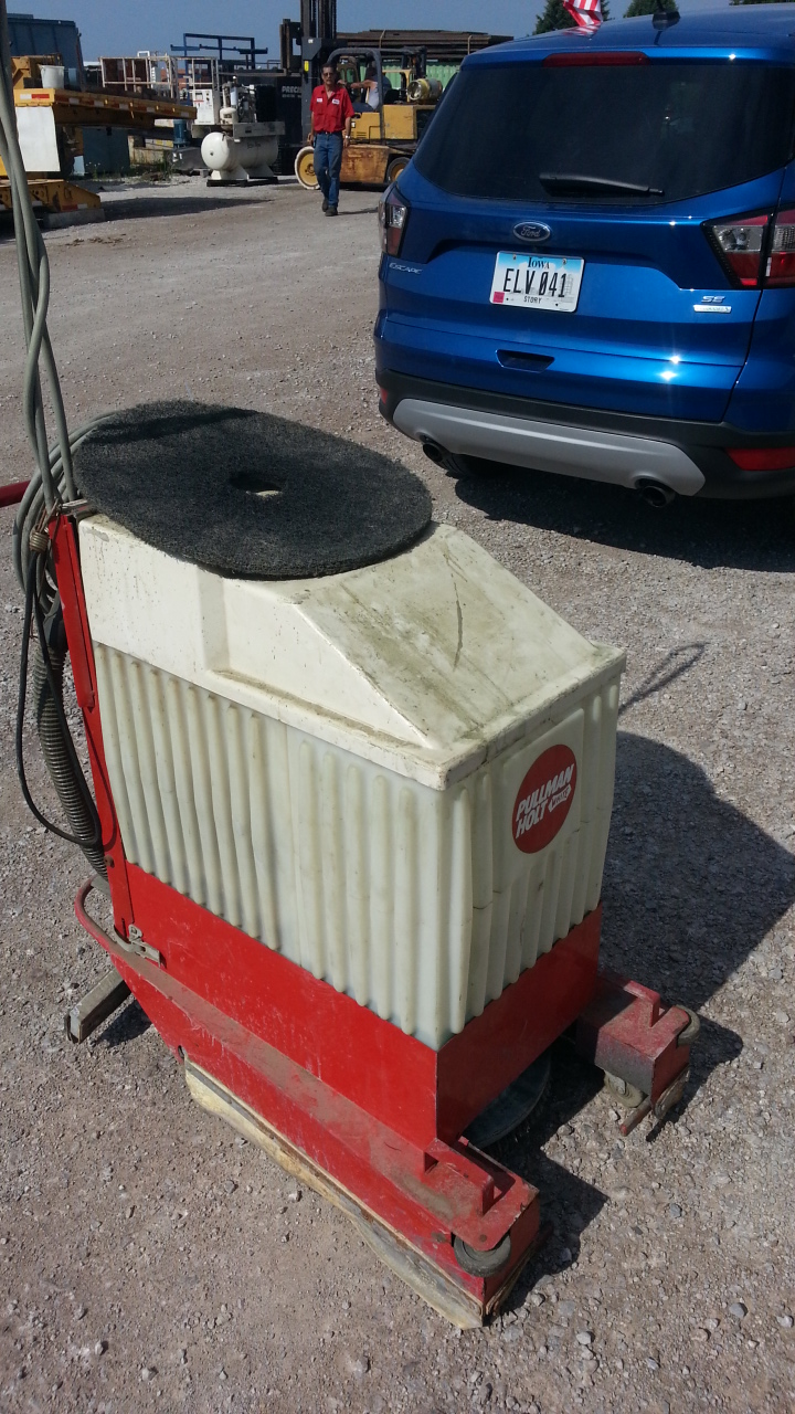 (1) PREOWNED CRAFTSMAN PULLMAN HOLT ELECTRIC SCRUBBER, MODEL #: ES2000, S/N: T6-1027